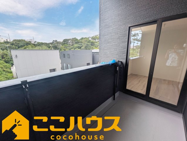 沖縄市登川　新築戸建て　全5棟　4号棟のバルコニー|急な雨でも安心のインナーバルコニー