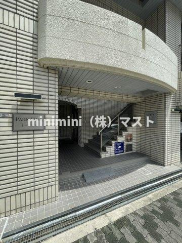 パークサイド上本町駅前のエントランス