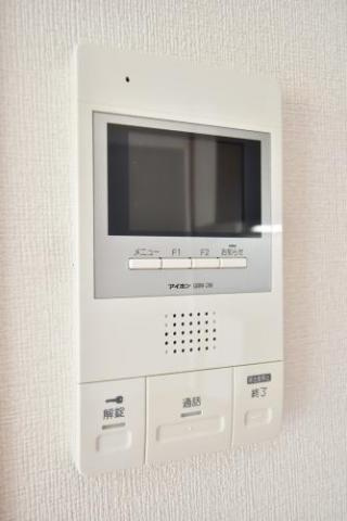 メールコート9のセキュリティ|最上階角部屋。モニター付インターホン、防犯にも安心です♪