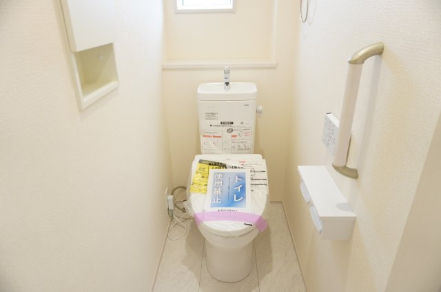 越谷市相模町6丁目 新築分譲住宅のトイレ|2階