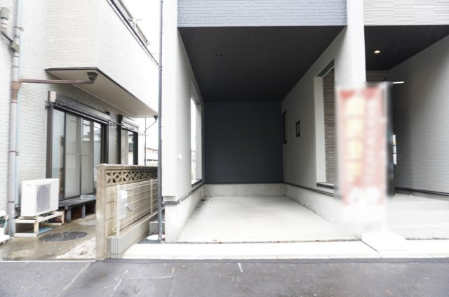 越谷市相模町6丁目 新築分譲住宅の駐車場