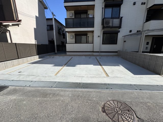 【駐車場】