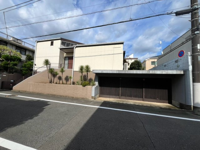 世田谷区中町　建築条件なし売地