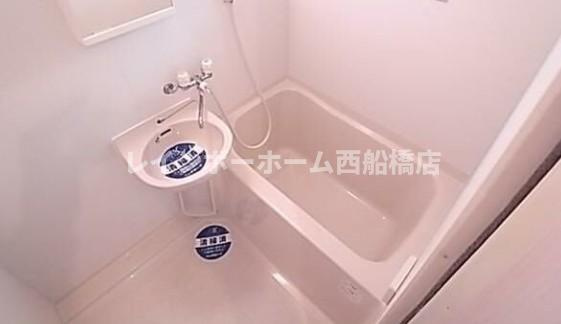船橋市前原東６丁目のアパートの浴室