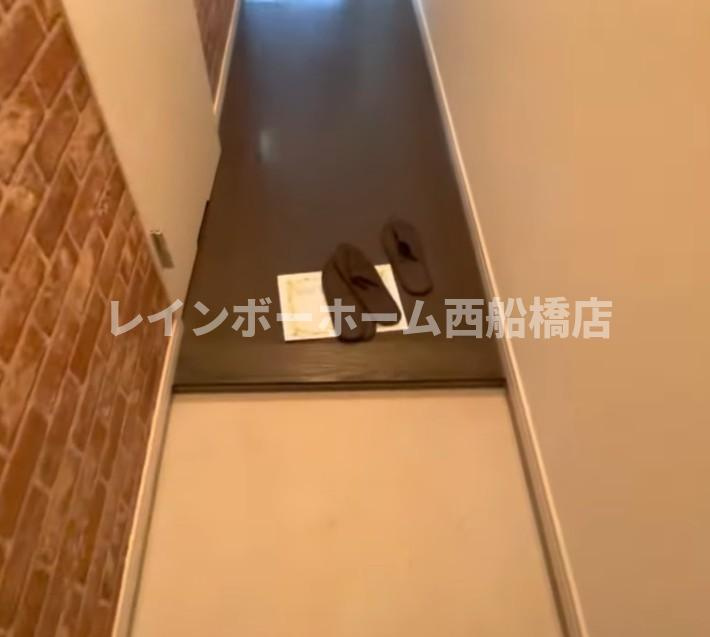 船橋市前原東６丁目のアパートの玄関