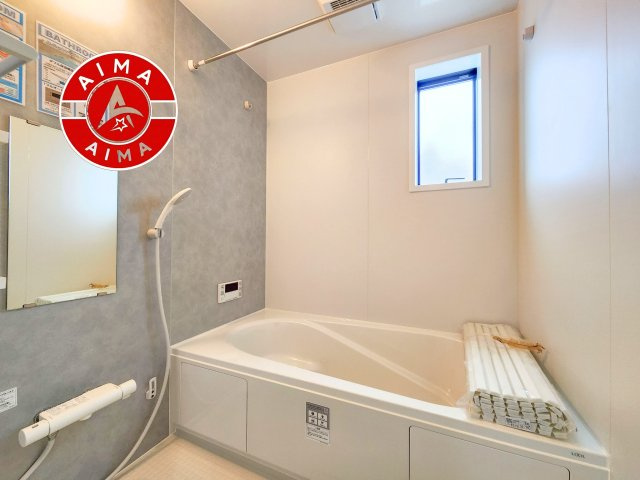 糟屋郡須恵町大字植木第17-2棟（6号棟）の内観：施工例|1日の疲れを癒してくれる広々バスルーム。雨の日のお洗濯にも大活躍な浴室乾燥機付です！