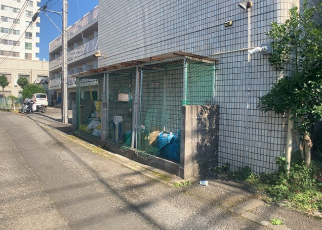 【構造・工法・仕様】 | メゾン・ド・ノア元横山 | ＲＣ造、Reinforced Concreteは直訳すると補強されたコンクリートです。主に柱や梁・床・壁が鉄筋とコンクリートで構成おり、鉄筋を組んだ型枠にコンクリートを流し込んで固めたものを指します。