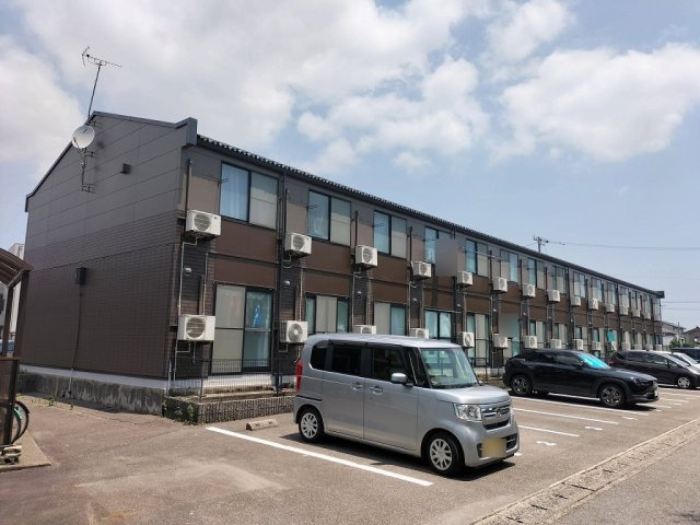 レオパレスビレッジ駅南の外観