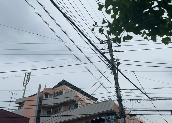 【展望】 | トップ西八王子 | 眺望の良さを楽しめるダイニングキッチンで家族団らんの時間を過ごしてはいかがでしょうか。バルコニーから見える景色を家族で眺める時間は、時間が経つのを忘れてしまいそうですね。是非、現地を見に行きましょう！