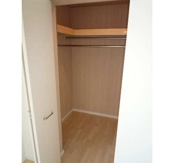  スコルピアス　板付小学校区の収納