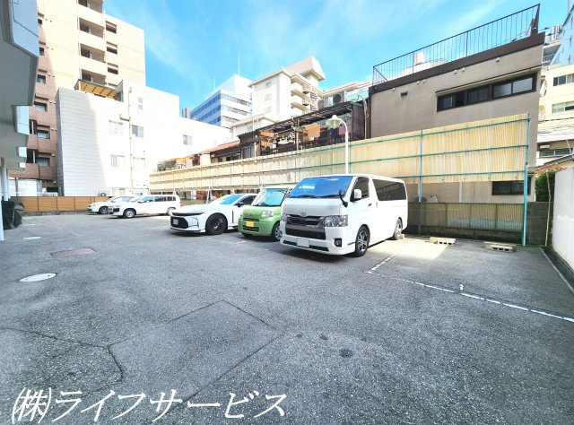 【駐車場】 | シャトー新大阪 | 敷地内駐車場