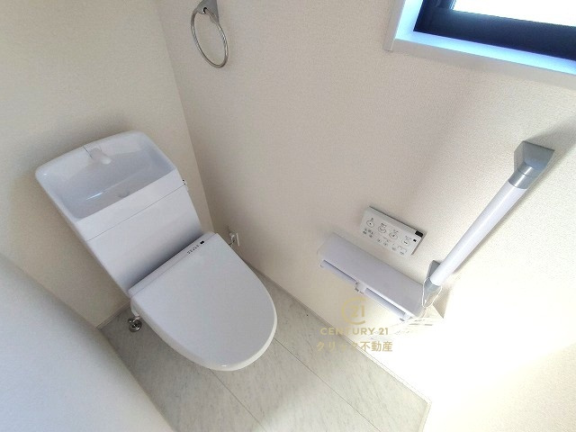 リーブルガーデン  小美玉市羽刈　第5　1のトイレ|毎日使う空間と機能だから、いつまでも清潔なスペースであってほしいのがトイレです。お掃除しやすいシンプルなデザインです。
