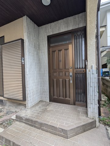 綱島西４丁目戸建てのエントランス