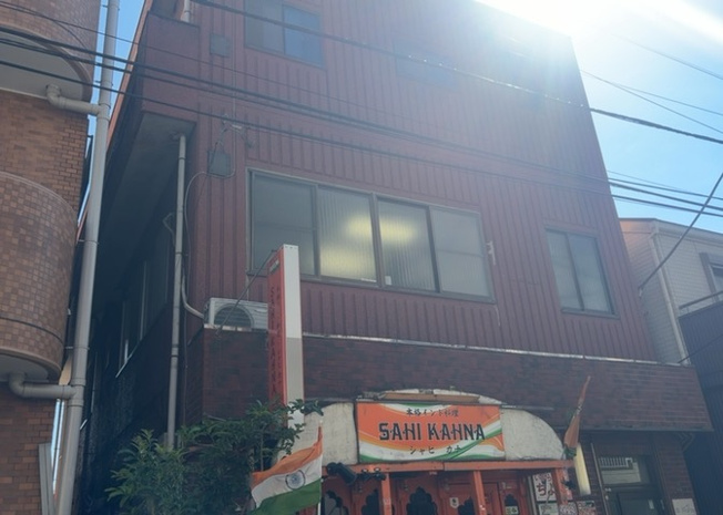 【外観】 | 佐溝ビル | 土地の面積＝住宅面積ではありません。建ぺい率の問題などで、土地のある場所によって住宅を建てられる面積は限られています。高さもしかり、「土地」という言葉の中には、建築条件も含まれると考えておきましょう。
