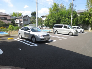 【駐車場】