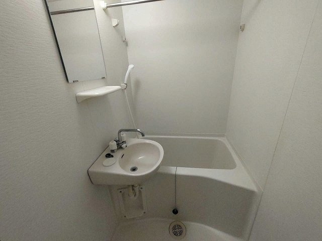 レオパレスリヴェールの浴室