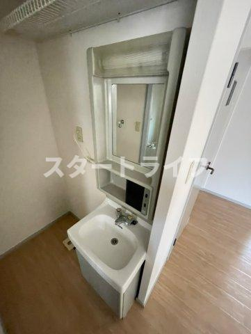 大阪市東淀川区西淡路３丁目のアパートの洗面所