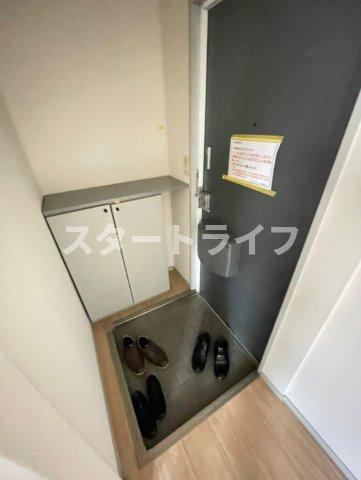 大阪市東淀川区西淡路３丁目のアパートの玄関