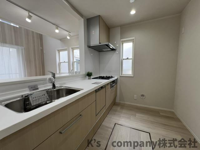 ◎藤沢市鵠沼海岸5丁目　中古戸建のキッチン|使い勝手がよいキッチンスペース◇◇