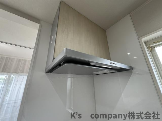 ◎藤沢市鵠沼海岸5丁目　中古戸建のキッチン|レンジフード♪