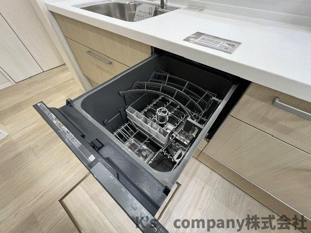 ◎藤沢市鵠沼海岸5丁目　中古戸建のキッチン|時間短縮に便利な食洗器完備♪
