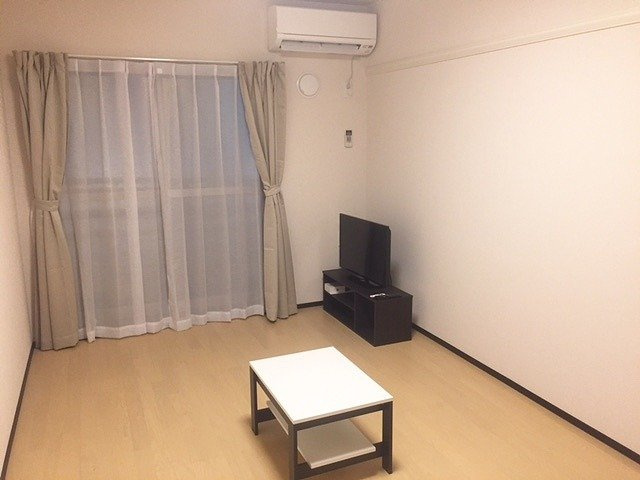 クレイノＵ＆ＳⅣの居間・リビング