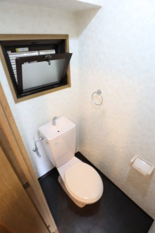 大阪市城東区野江２丁目の賃貸マンションのトイレ
