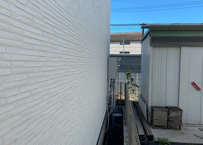 【庭】 | 庭のある家に住むことのメリットとして、子どもたちの遊び場を確保できること、ガーデニングや家庭菜園を楽しめること、明るさを確保できることがあります。また、配置を工夫することでプライバシーが確保できます。
