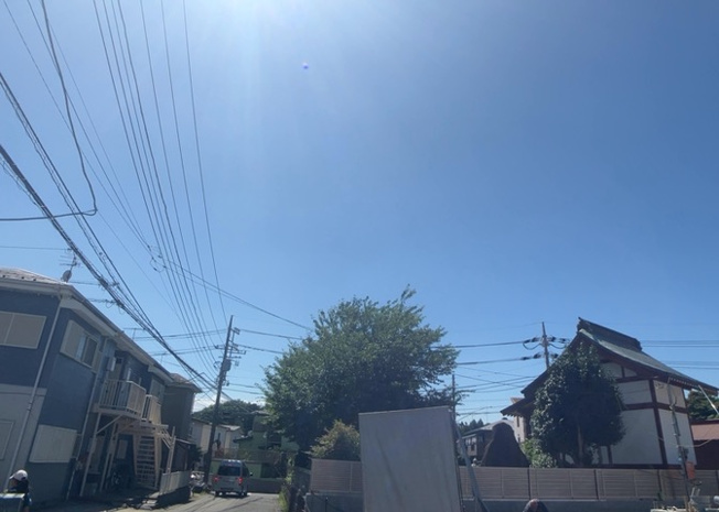 【展望】 | 桜や紅葉の名所に出かける人は多いと思いますが、家にいながら季節の移ろいを感じる生活を送りませんか？リビングや窓から見える景色が生活を彩るワンポイントに！現地から見える景色を堪能してみては如何でしょう。