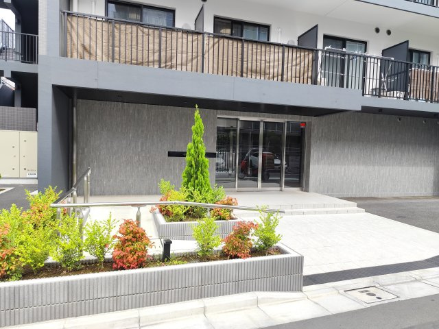葛飾区奥戸２丁目の賃貸マンションのエントランス