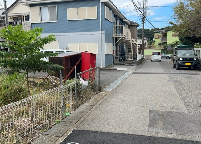 【外観】 | 物件の詳細については、現地を見てわかること以外に、役所や法務局などで調べないとわからないことがあります。そのため、現地に行く場合は、もしこの物件を買ったらどのような生活ができるかをイメージしましょう。