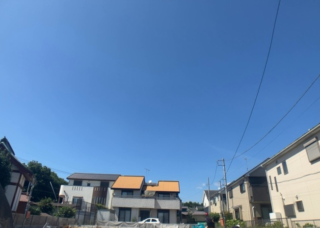 【展望】 | 桜や紅葉の名所に出かける人は多いと思いますが、家にいながら季節の移ろいを感じる生活を送りませんか？リビングや窓から見える景色が生活を彩るワンポイントに！現地から見える景色を堪能してみては如何でしょう。