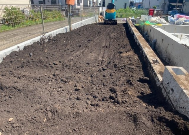 【駐車場】 | 駐車場と明記されていても、最小スペースでつくられた駐車場だと大型車は駐車できなかったり、出入りしにくくなったりする可能性があります。お車のサイズと購入したい物件の駐車場のサイズを現地で確認しましょう。