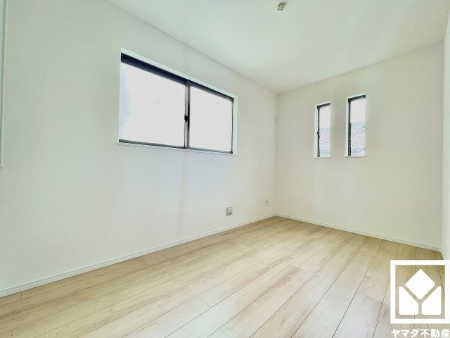 尼崎市大庄北５丁目の子供部屋|約5.18帖の2階洋室です。お子様のお部屋などにも丁度良い広さです。独立したお部屋なのでプライベートな時間をゆったり過ごせそうです。