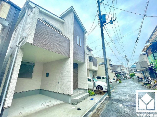 尼崎市大庄北５丁目の外観|3段階中最も高いレベルの耐震等級3を取得。災害復興拠点に求められる水準の耐震性を備えた住宅で、住まいの安心を支えます。