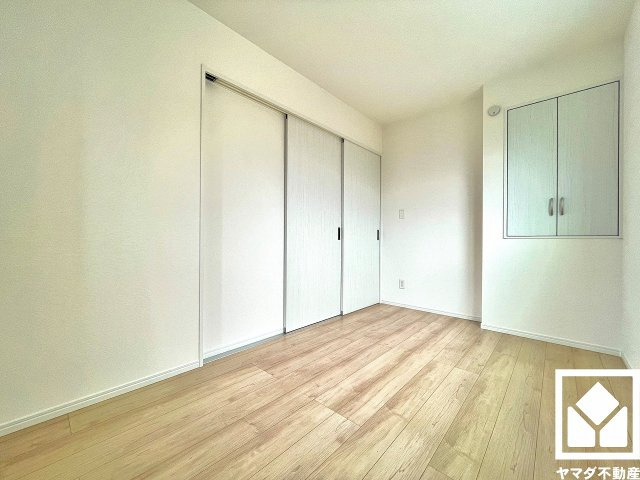 尼崎市大庄北５丁目の子供部屋|約5.18帖の2階洋室です。全居室フローリングでお掃除ラクラクです。