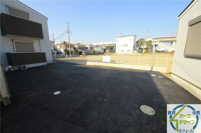 アジール・デュオB棟の駐車場