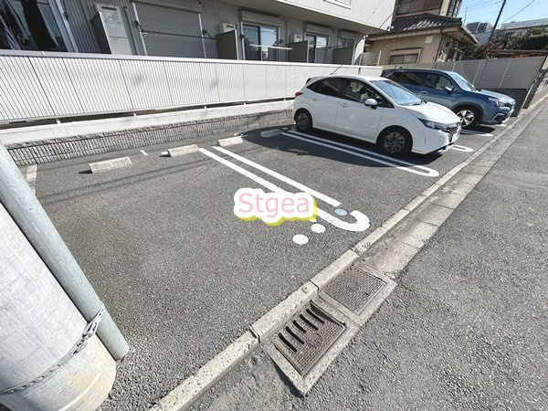 リヴィエールの駐車場