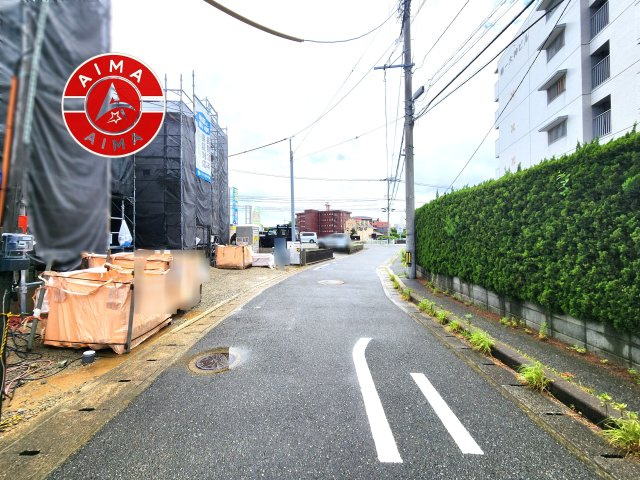 福岡市東区多々良2丁目第1-2棟（B号棟）の外観|前面道路含む現地の写真です。