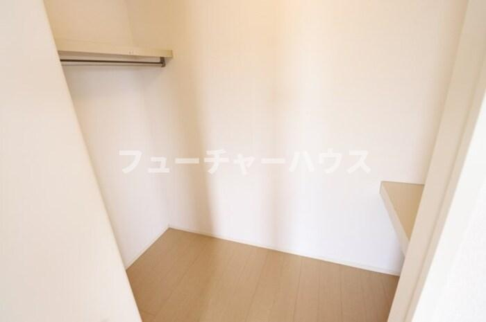 スクエアコートの収納