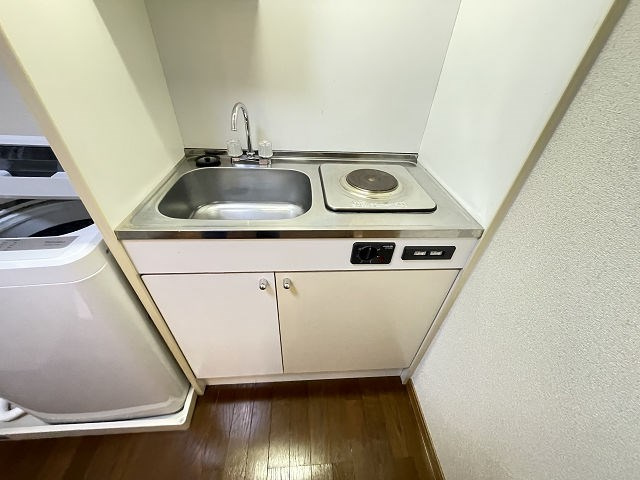 レオパレスツツミ28のキッチン