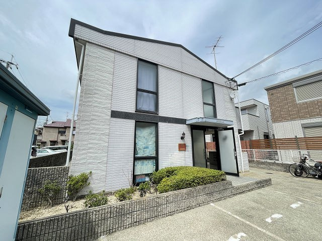 レオパレスツツミ28の外観