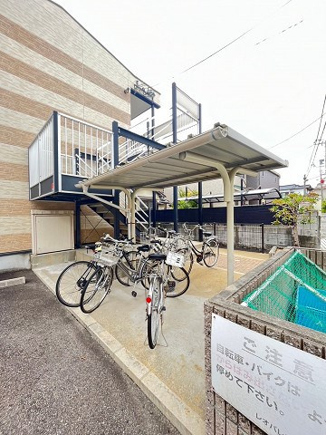 レオパレスドリーム甲東園の外観