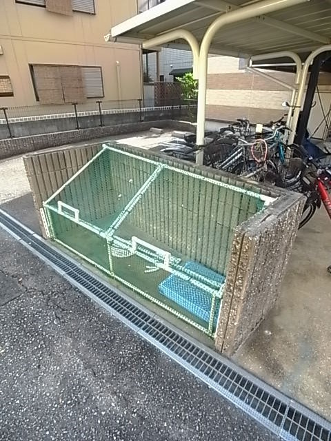 レオパレスドリーム甲東園の外観