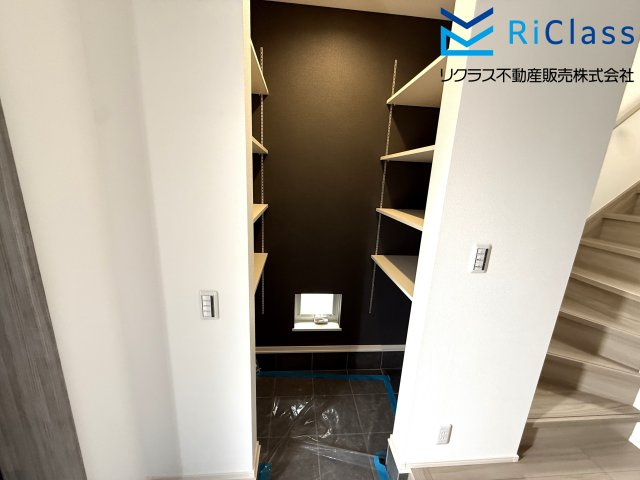 新築戸建　神戸市北区緑町２丁目1の玄関|シューズクロークあります