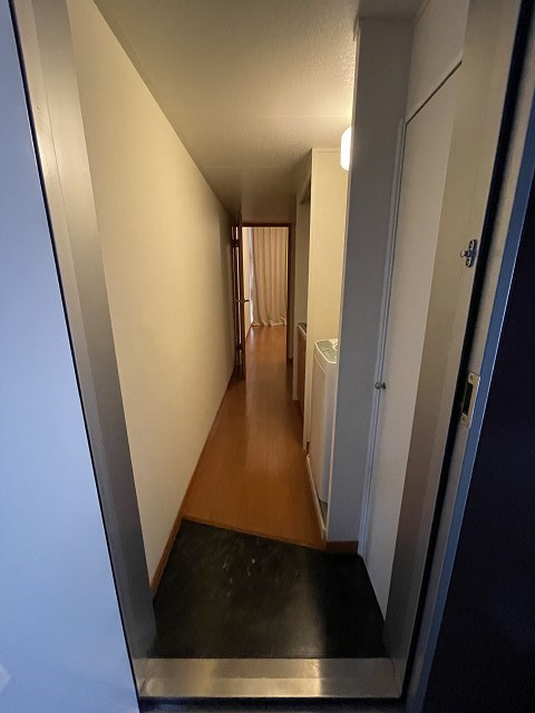 レオパレス苦楽園の玄関