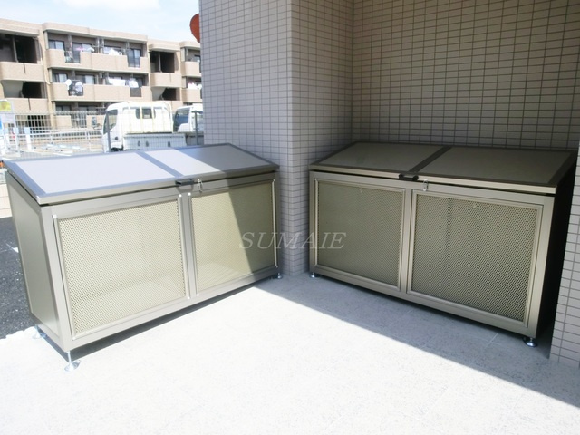 アクシス瑞江のその他共用部分|敷地内専用ごみ置き場あります。