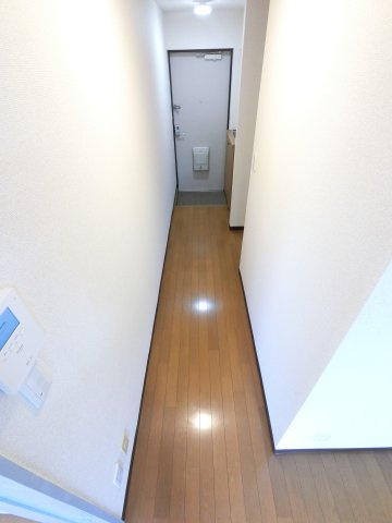 グランドメゾン本中山の玄関