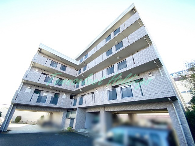 藤沢市円行１丁目の賃貸マンションの外観