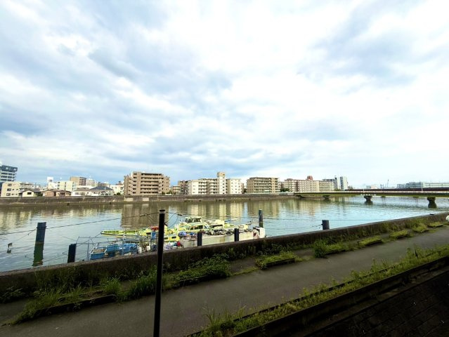 鶴見リバーマンションの展望|都市の利便性と開放的な景色を同時に享受できる住環境。
